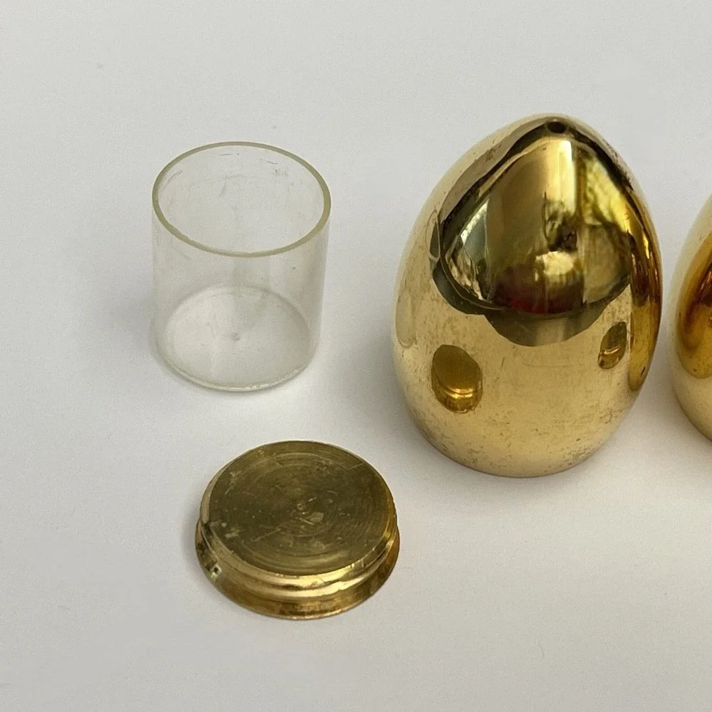 Salt‎ and Pepper Shakers Gold-tone Eggs Italy 1 5/8